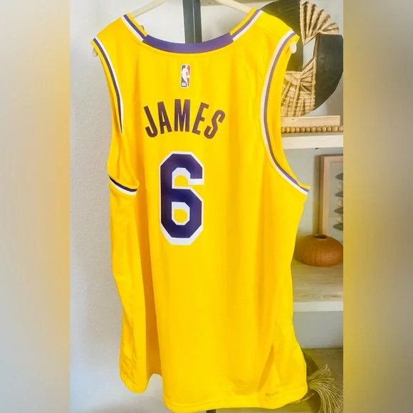 XXL Nike Lebron James Lakers Jersey